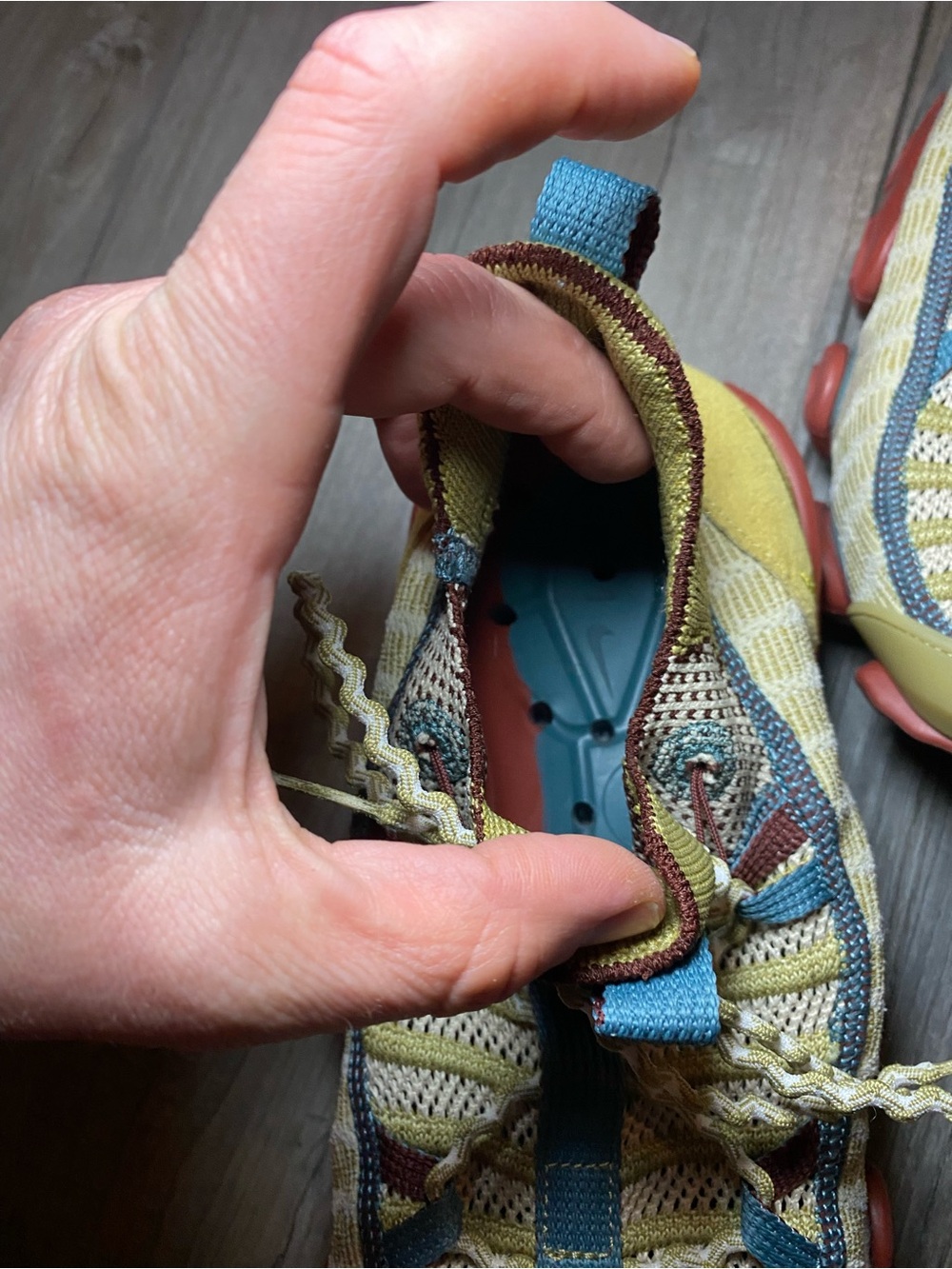 EUC LIKE NEW NIKE IPSA Link Barley Desert Colorway Sporty Athletic Unique - Picture 13 of 14